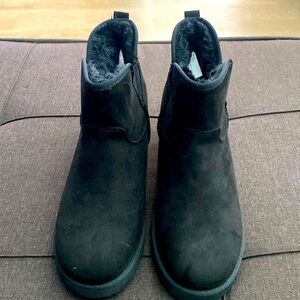 Chunky heel bootie